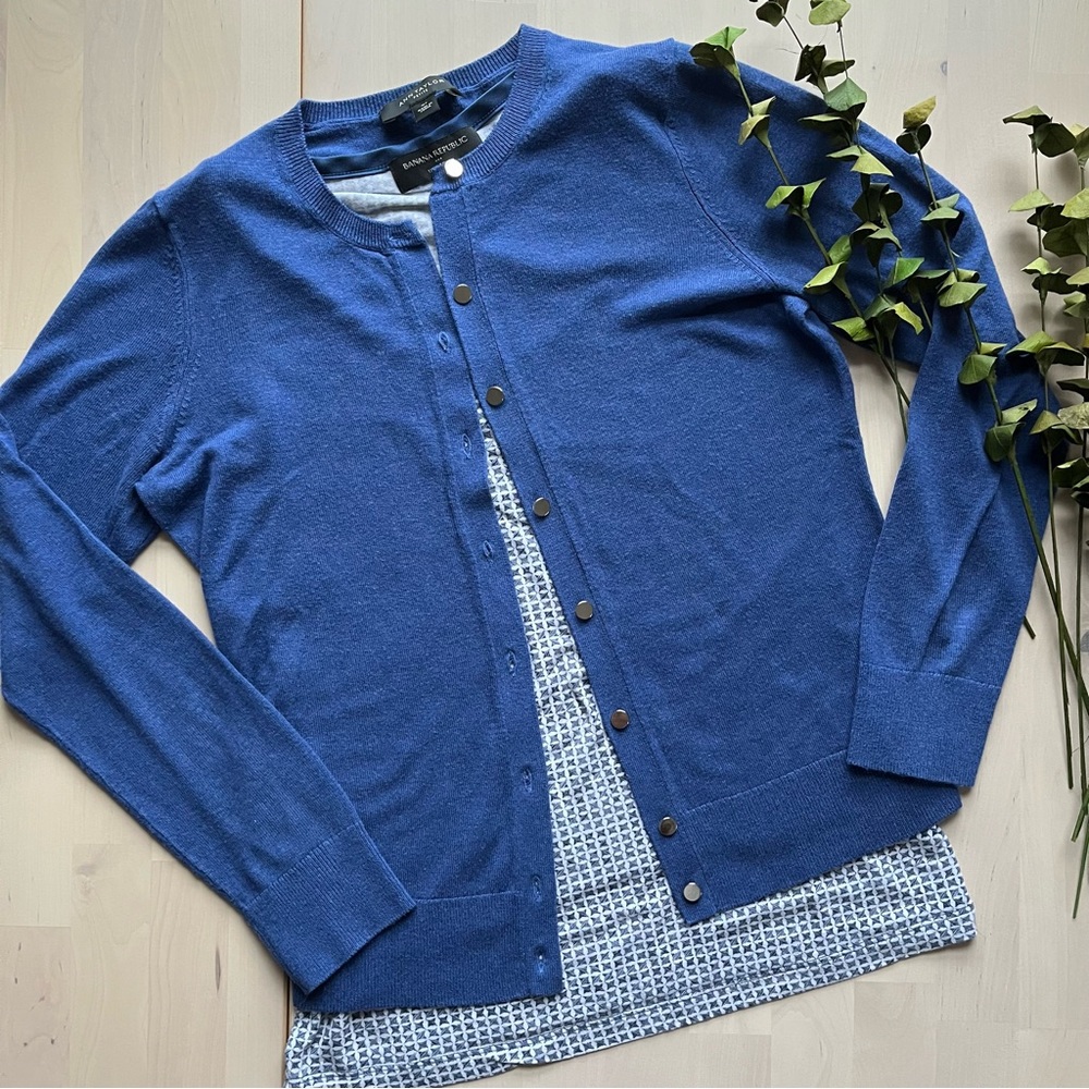 🪴$5 when bundled🪴 Ann Taylor Long Sleeve Blue Cardigan in Petite Medium